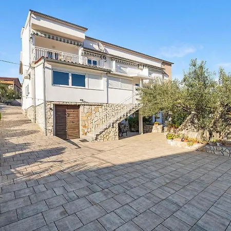 Awesome In With Wifi Apartament Pirovac