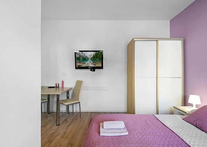 Gorgeous In With Wifi アパート ピロヴァッツ